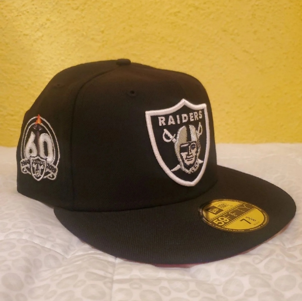 New Era 59Fifty Las Vegas Raiders Fitted Hat Size 7 5/8 "60 Year" Side Patch